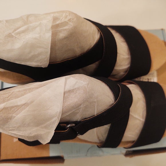 Black Life Stride Wedges - Picture 16 of 16